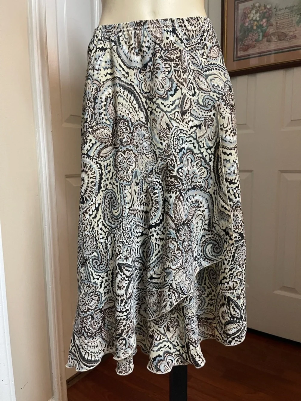 Courtenay Cream and Black Paisley Circle Skirt - Picture 1 of 5